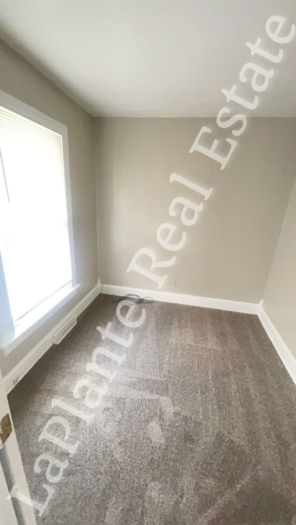 Building Photo - Charming and cozy 3-Bedroom Home with Fenced Yard