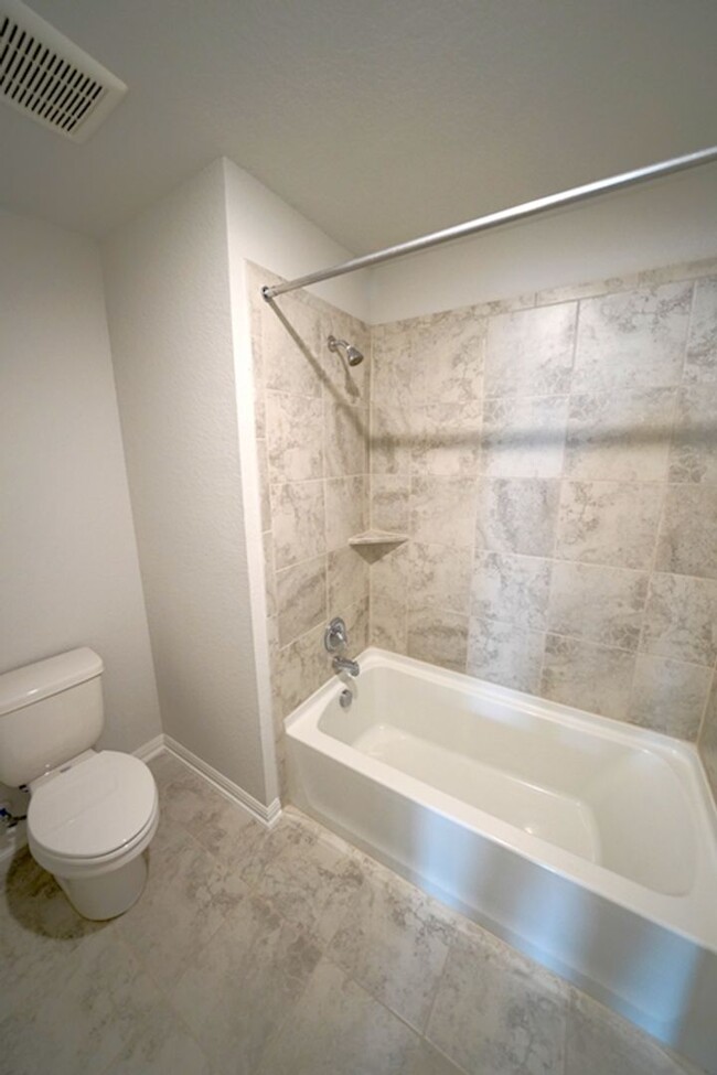 Building Photo - Gorgeous Like-New Home in Asher Place (Sai...