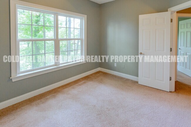 Building Photo - 1601 Bush Rd