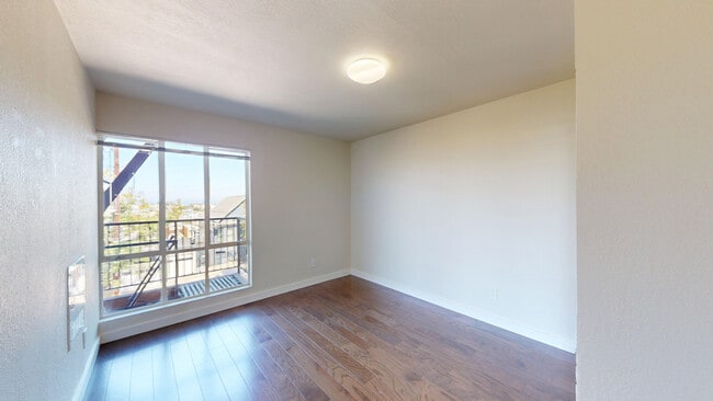 Building Photo - 740 Rhode Island St