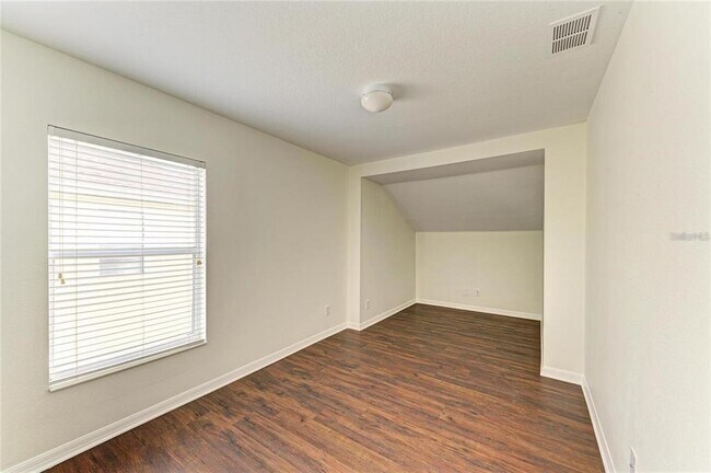 Building Photo - 15121 Searobbin Dr