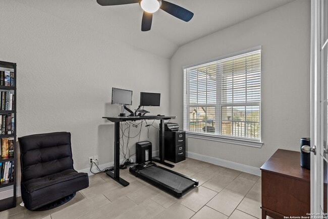 Building Photo - 1318 Tabuenfeld - Excellent, Clean Home, N...