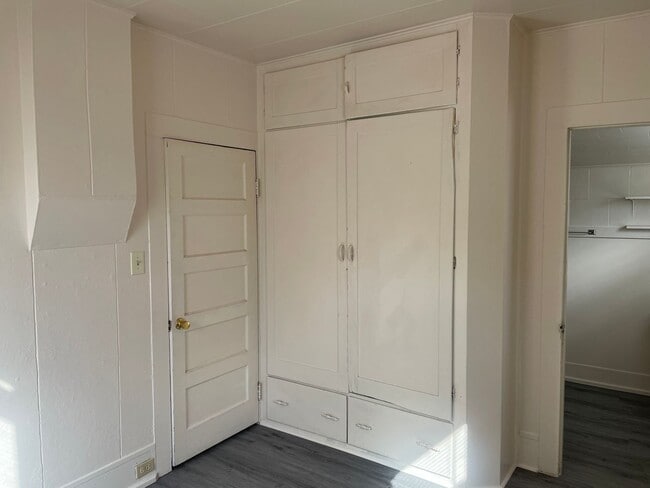 Building Photo - Cozy Cottage Style 1 Bedroom 1 Bath Home