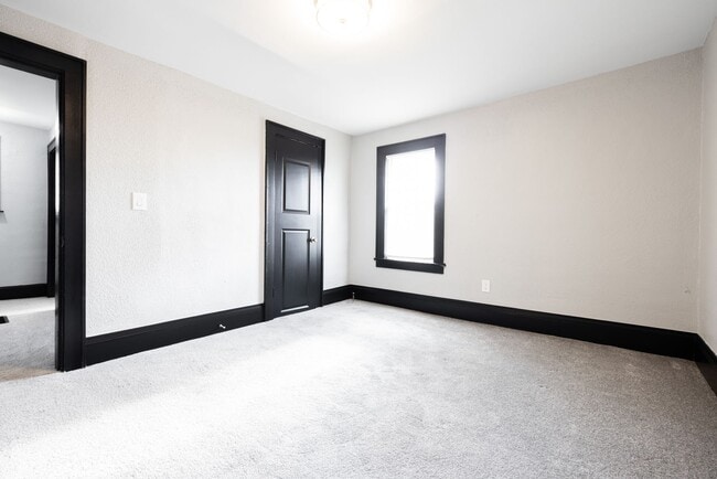 Building Photo - Beautifully Renovated 2-Bedroom Single Fam...