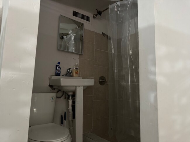 Building Photo - 101 Indigo Dr