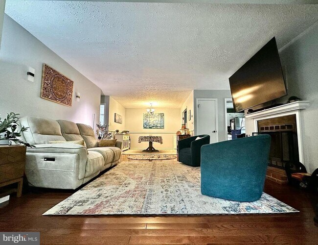 Building Photo - 7678 Willow Point Dr