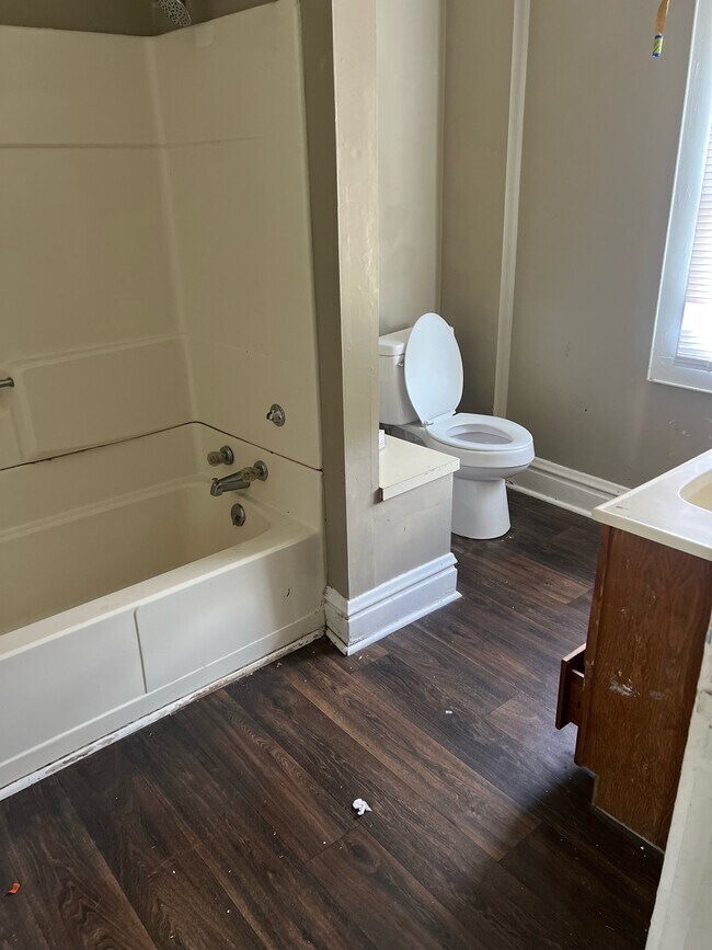 Building Photo - 2026 11th Ave