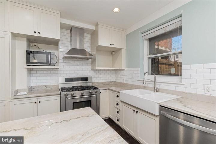 Building Photo - 217 S Clinton St