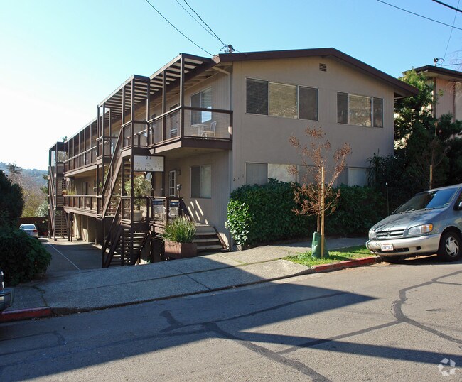 Primary Photo - 211 Laurel Pl