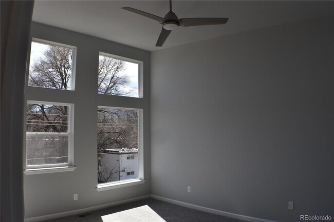Building Photo - 18 E St Elmo Ave