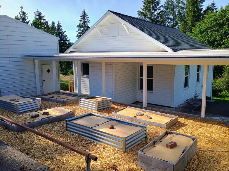 Building Photo - 408 Church St