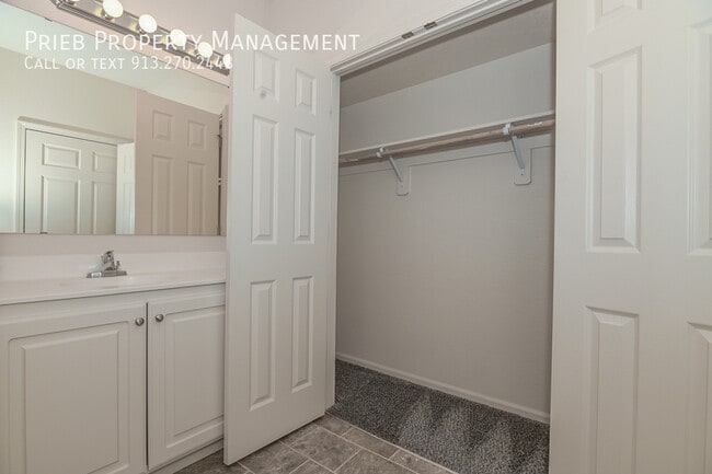 Building Photo - 22140 W 125th Terrace