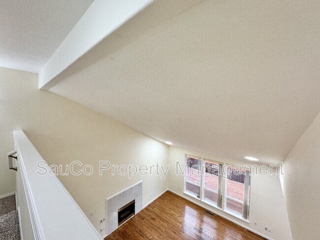 Building Photo - 255 NE 74th Ave