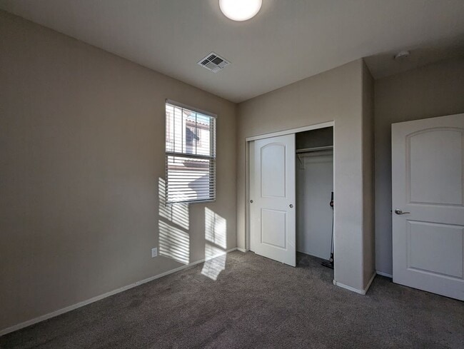 Building Photo - 1253 N 166th Ave