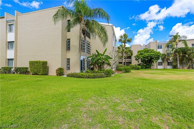 Building Photo - 3645 Boca Ciega Dr