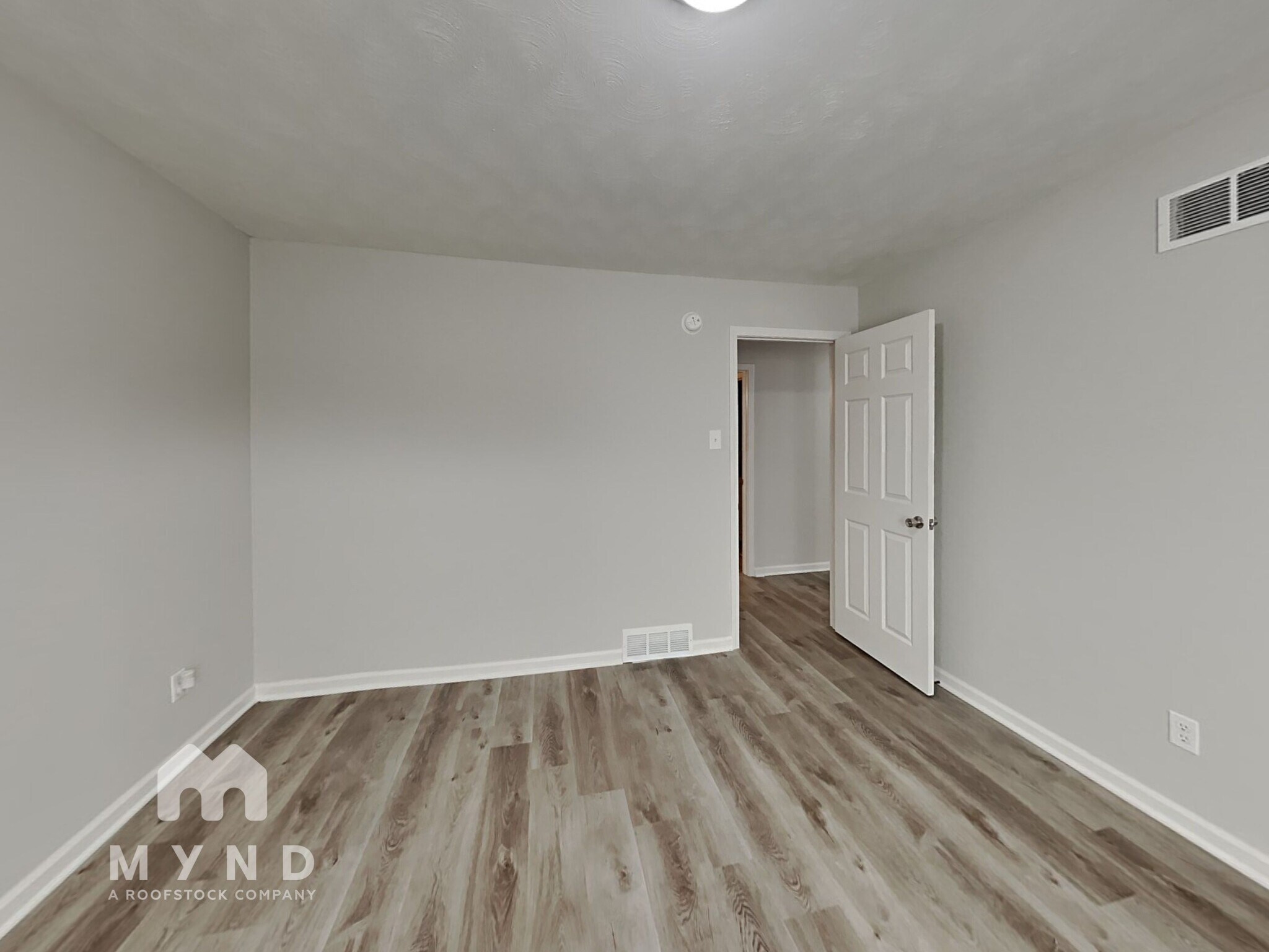 Building Photo - 3160 Boxdale St