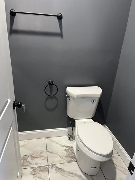 powder room - 1620 N 26th St