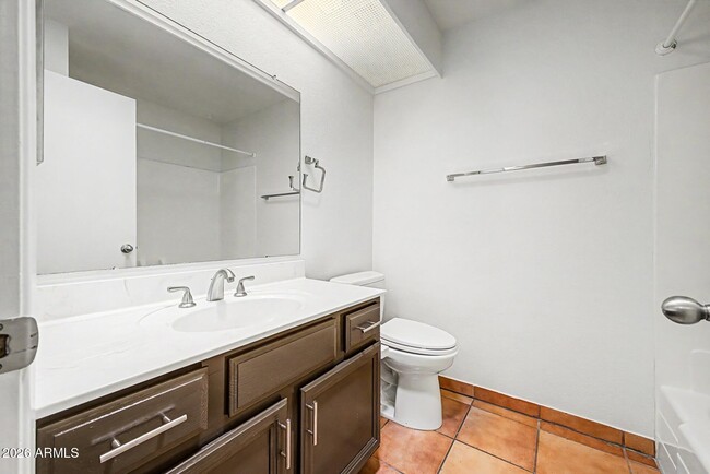 Building Photo - 8689 E Roosevelt Cir