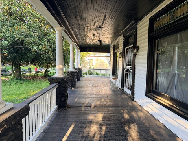 Building Photo - 3411 Duvall Ave