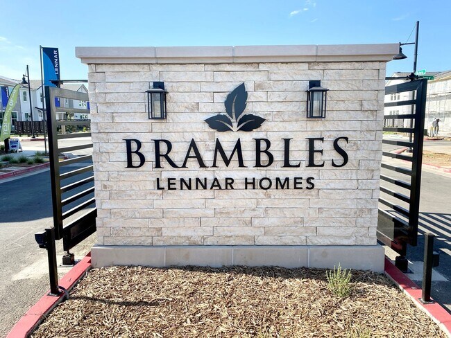 Building Photo - 2846 E Tamarind Dr