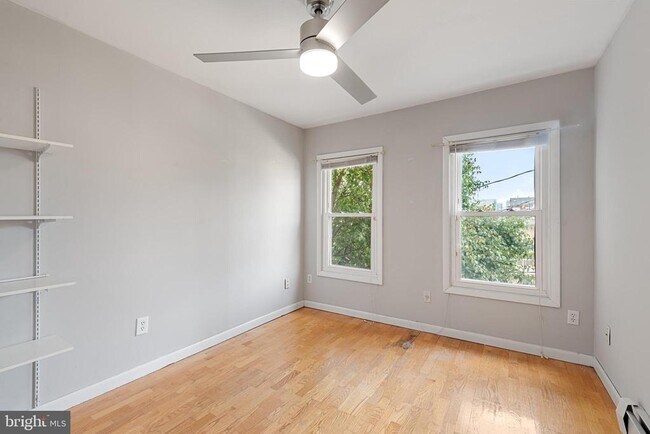 Building Photo - 130 E Randall St