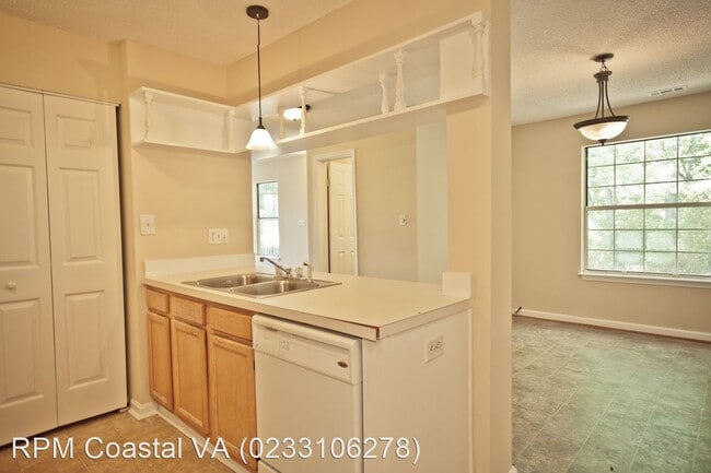 Building Photo - 2 br, 2.5 bath House - 475 Lees Mill Dr.