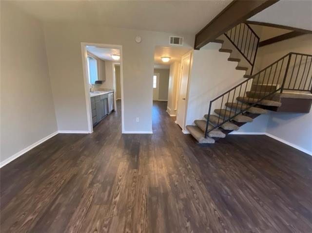 Building Photo - 6327 Walraven Cir