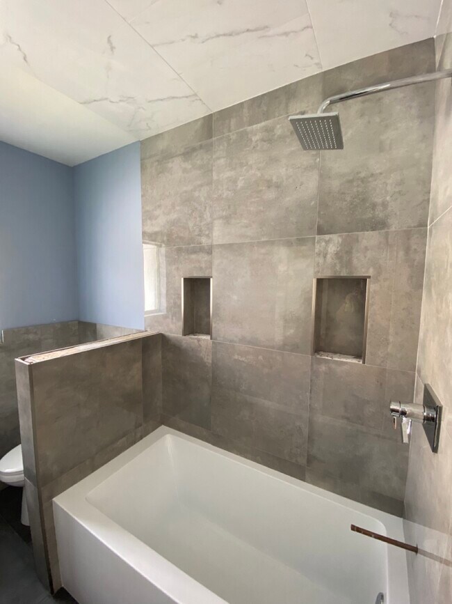 Building Photo - 228 Codrington Dr