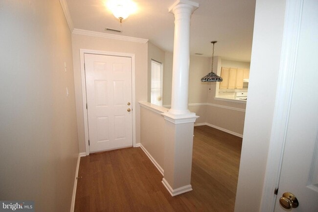 Building Photo - 1004 Julian Dr W