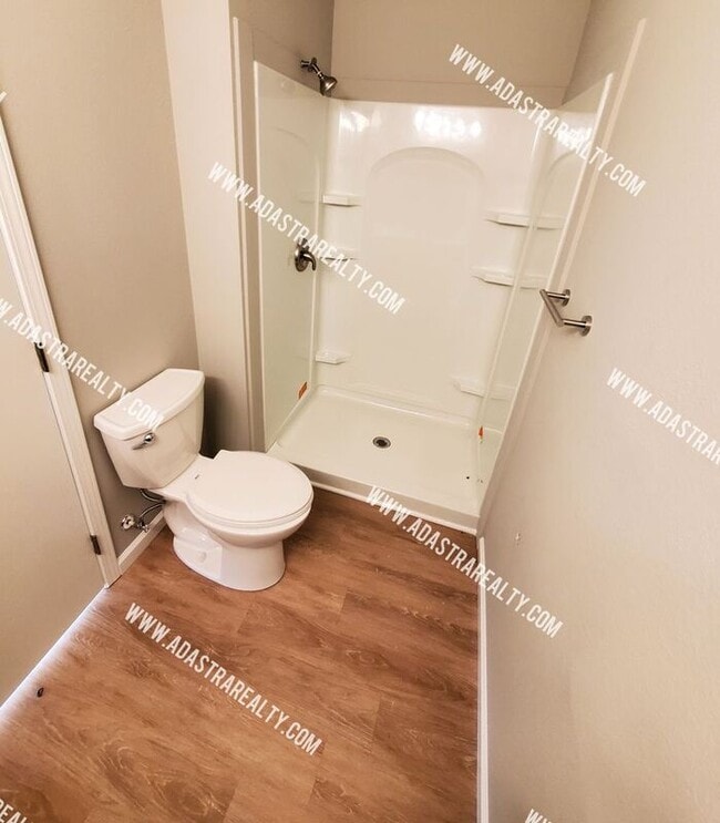 Building Photo - Gorgeous Remodeled Duplex in Baldwin City-AVAILABLE in MARCH!!