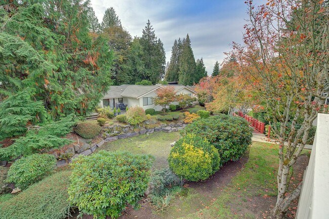 Building Photo - 2Bd/1.75Ba Kirkland Townhouse