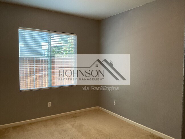 Building Photo - 4343 Middlefield Dr