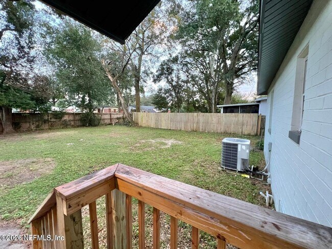 Building Photo - 1961 New Haven Rd