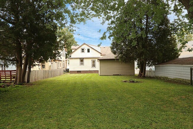 Building Photo - 1602 N 8th St