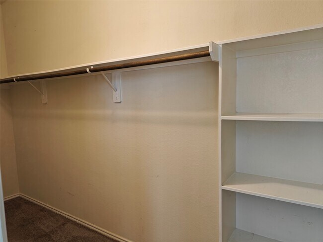 Building Photo - 1731 Gray Hawk Dr