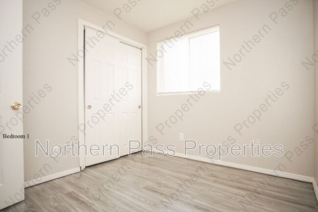 Building Photo - 411 Dodge Rd
