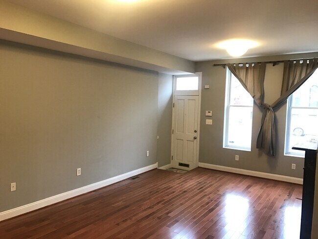 Building Photo - 25 N Montford Ave