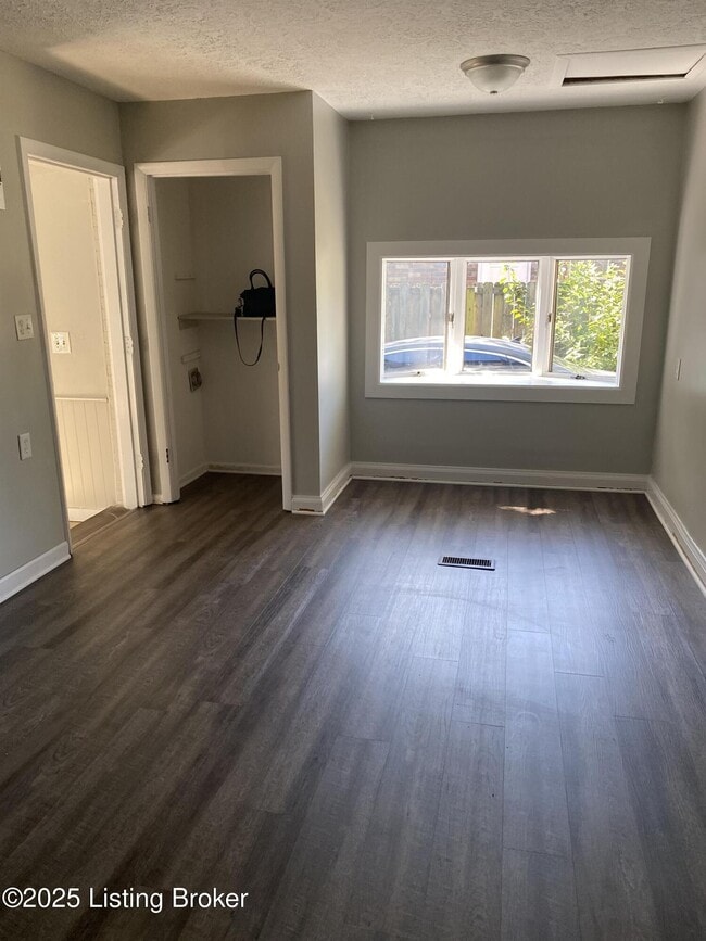 Building Photo - 3603 Cedarwood Way