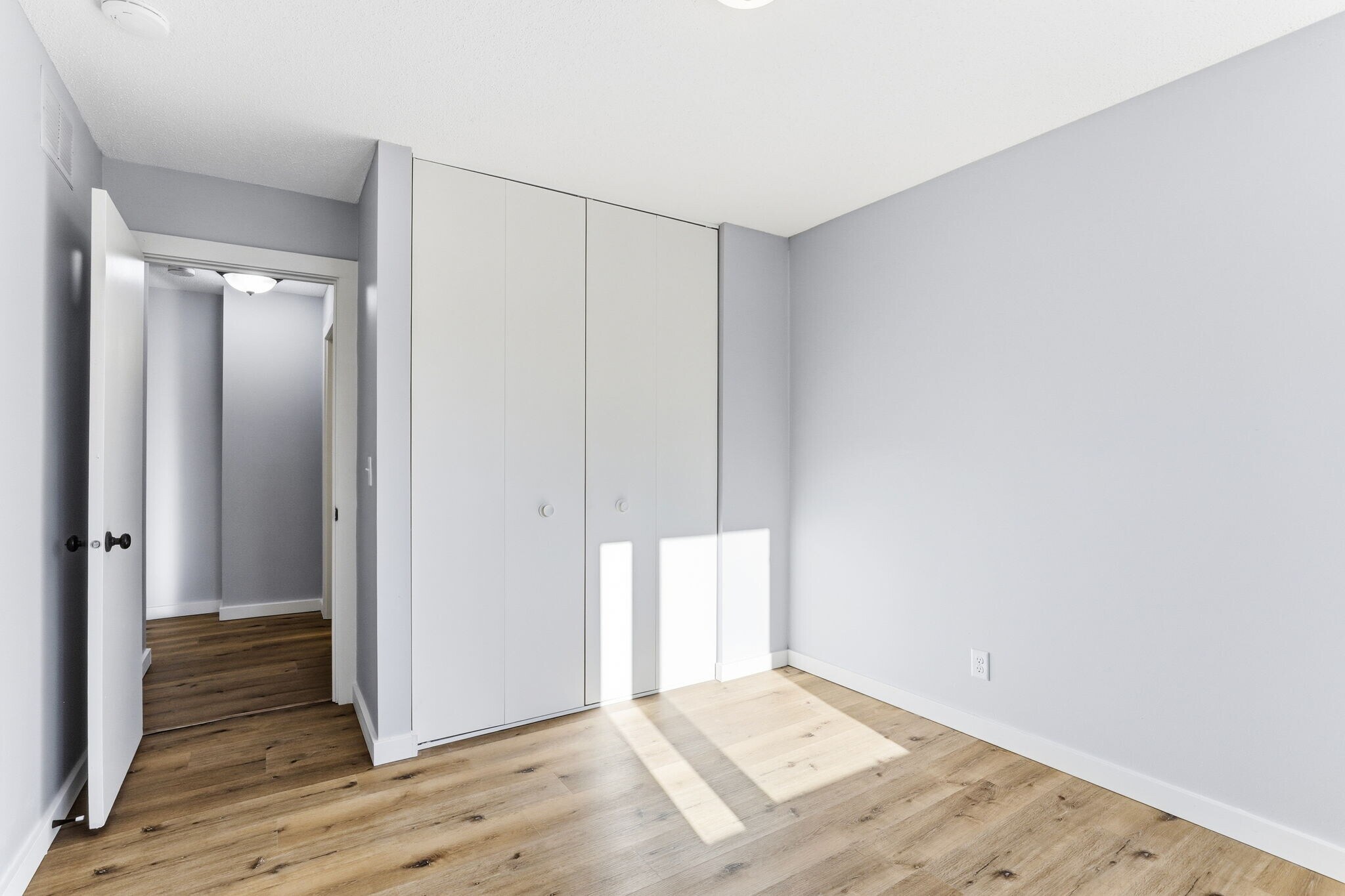 Building Photo - 351 W Eagle Lake Dr