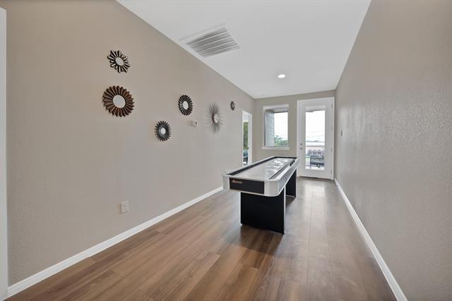 Building Photo - 4633 Calmont Ave