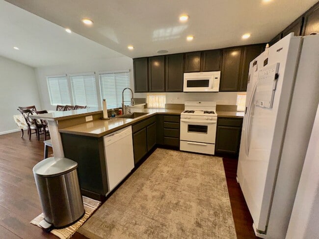 Building Photo - 4428 Rodman Dr