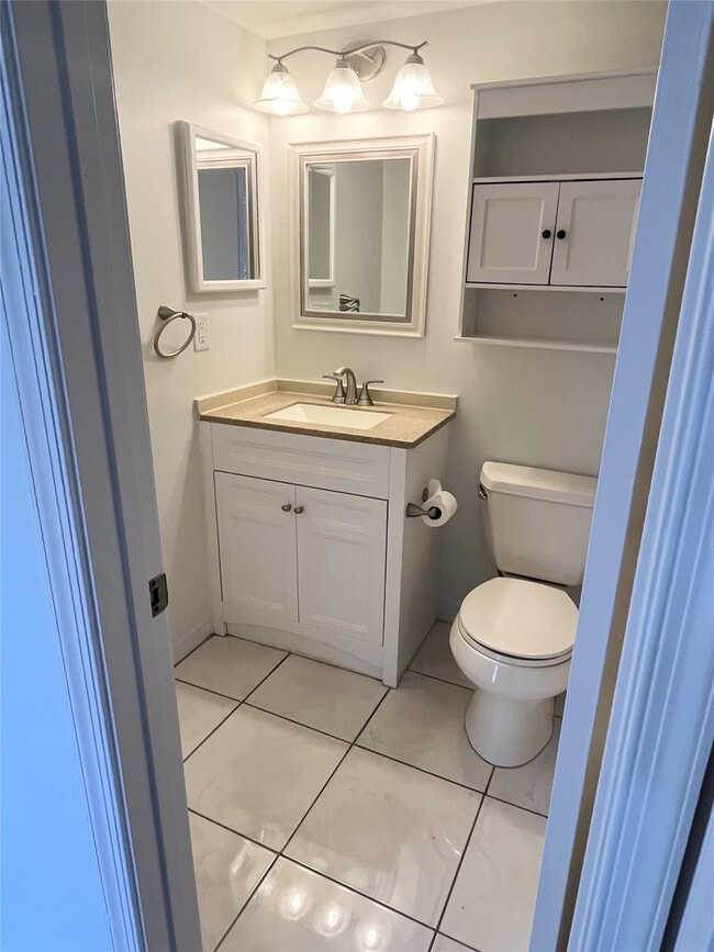 Building Photo - 2423 NW 89th Dr