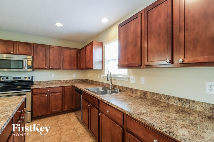 Building Photo - 7441 Hargus Dr