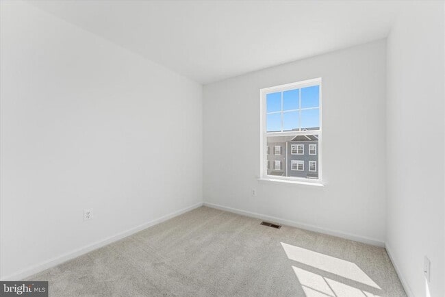 Building Photo - 505 Fontana Cir