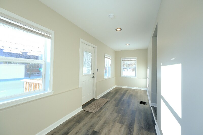 Building Photo - 246 Gorham St