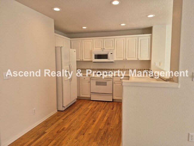 Building Photo - Available NOW! 1 Small Pet OK, Great Bethany Neighborhood, Fenced Yard, New Interior Paint/Dishwa...