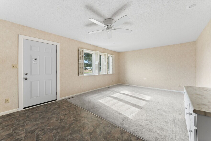 Building Photo - 2442 Mittman Rd