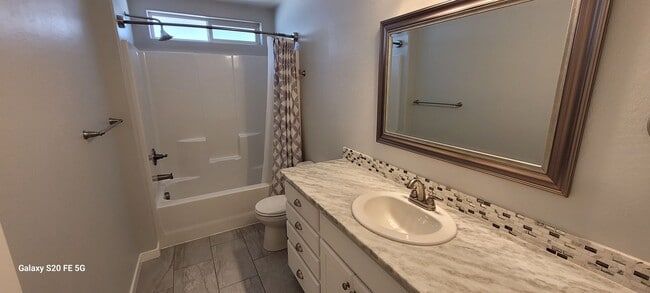Building Photo - Beautiful Spacious Home for Rent