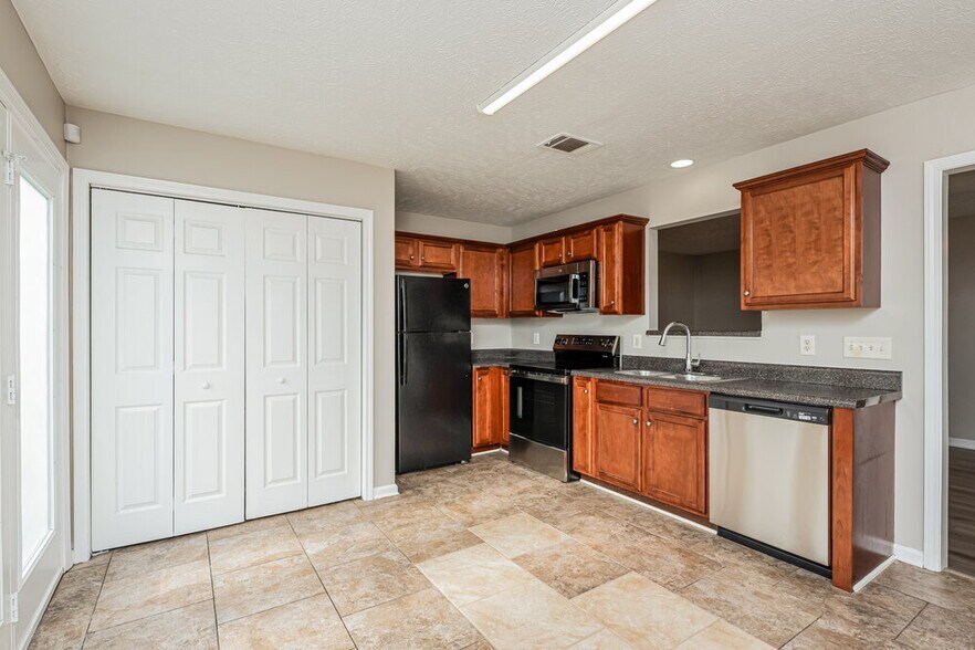 Building Photo - 602 Nixon Way