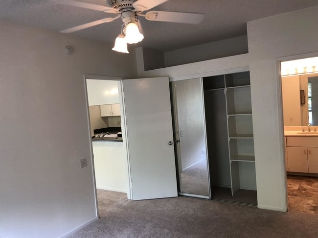 Building Photo - 91-989-989 Puamaeole St